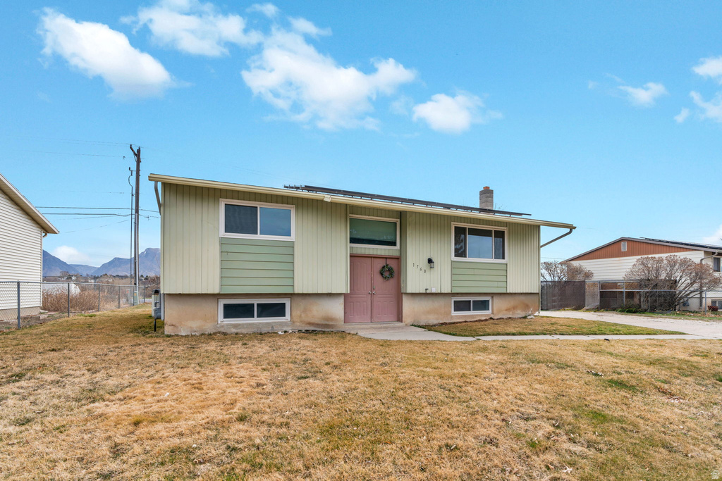 1760 N 340 W Lehi, UT 84043