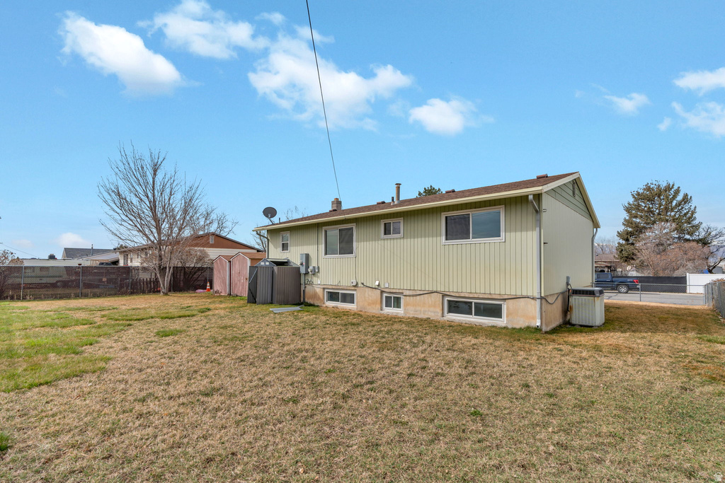 1760 N 340 W Lehi, UT 84043