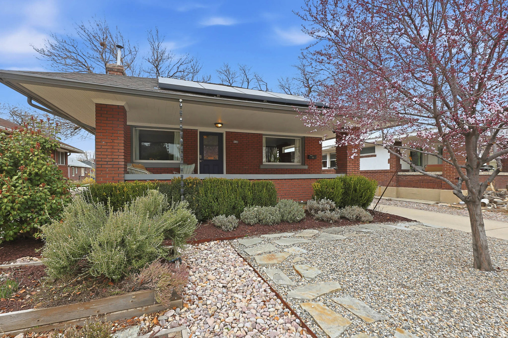 611 E KENSINGTON AVE Salt Lake City, UT 84105