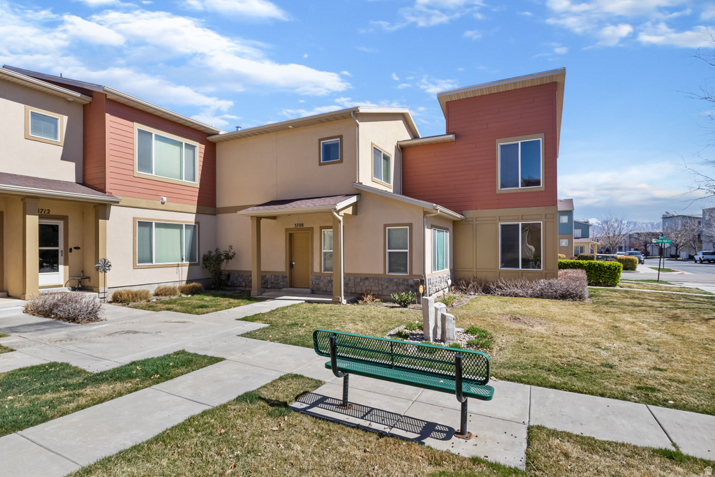3708 W PERIWINKLE DR South Jordan, UT 84095