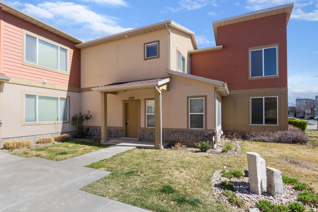 3708 W PERIWINKLE DR South Jordan, UT 84095
