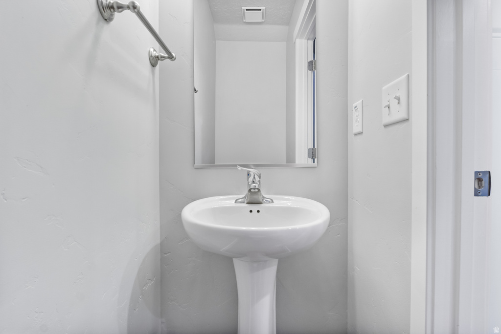 3708 W PERIWINKLE DR South Jordan, UT 84095