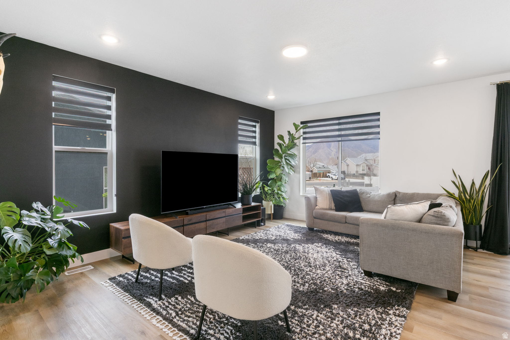 677 E KINGS LNDG Tooele, UT 84074