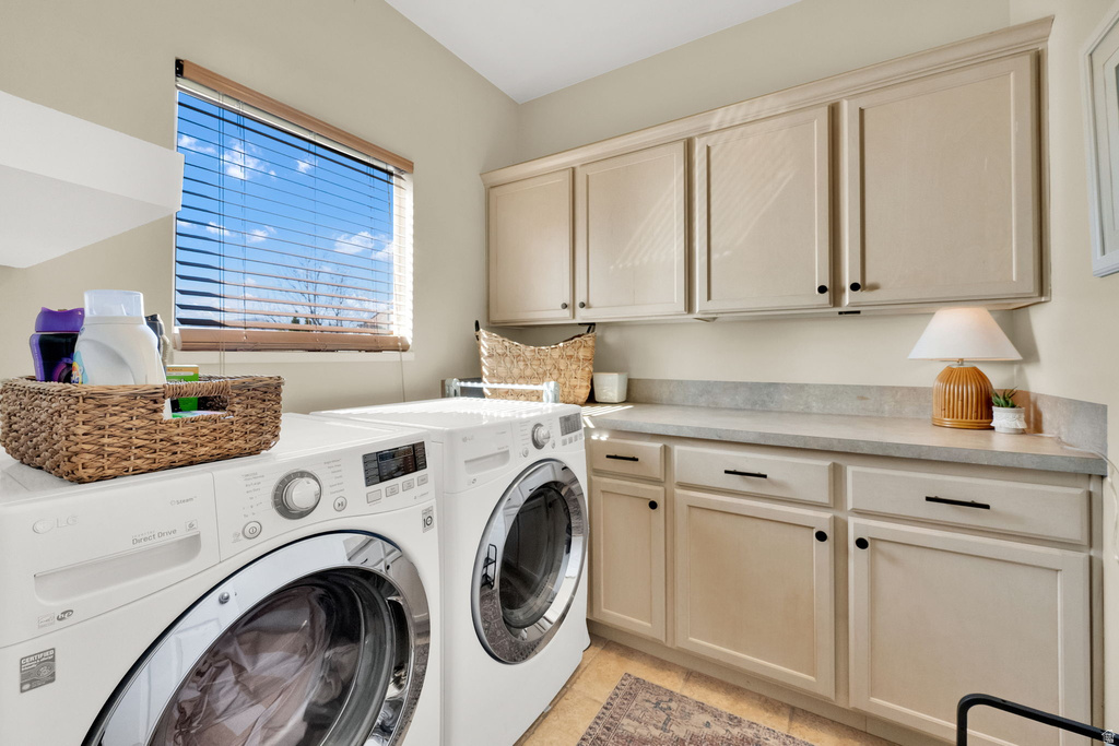 11676 S HARVEST RAIN AVE South Jordan, UT 84009