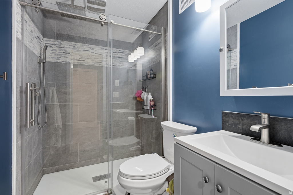 8042 N CLEARWATER RD Eagle Mountain, UT 84005