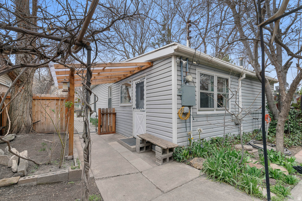 447 S GOSHEN ST Salt Lake City, UT 84104