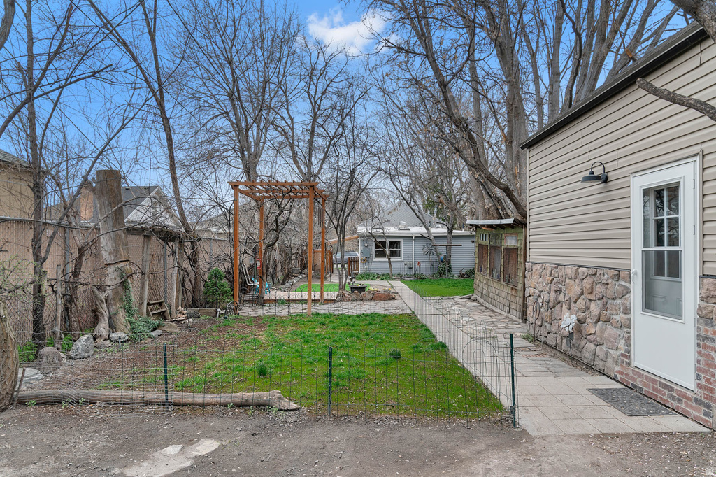 447 S GOSHEN ST Salt Lake City, UT 84104