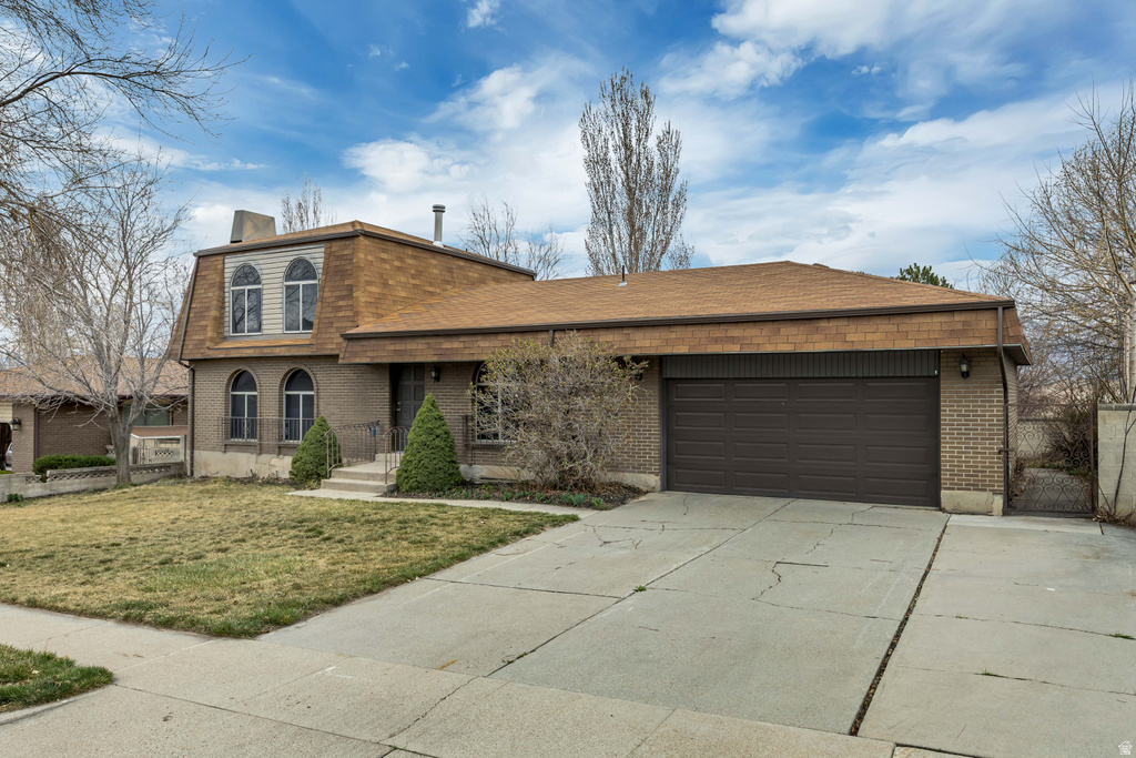 5731 S BLAKE DR Taylorsville, UT 84129