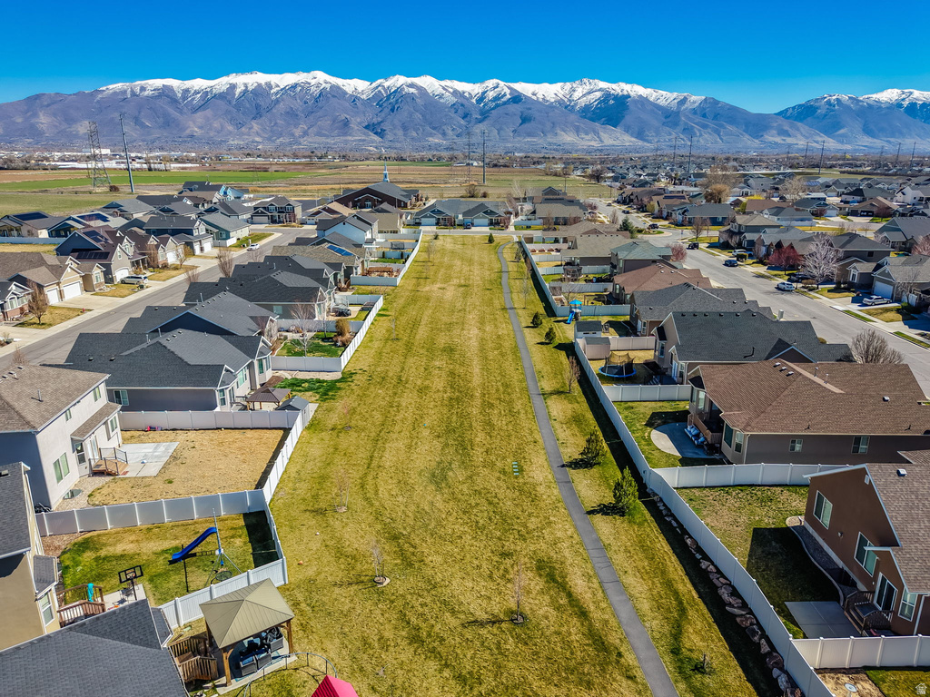 2487 W HARMONY DR Layton, UT 84041