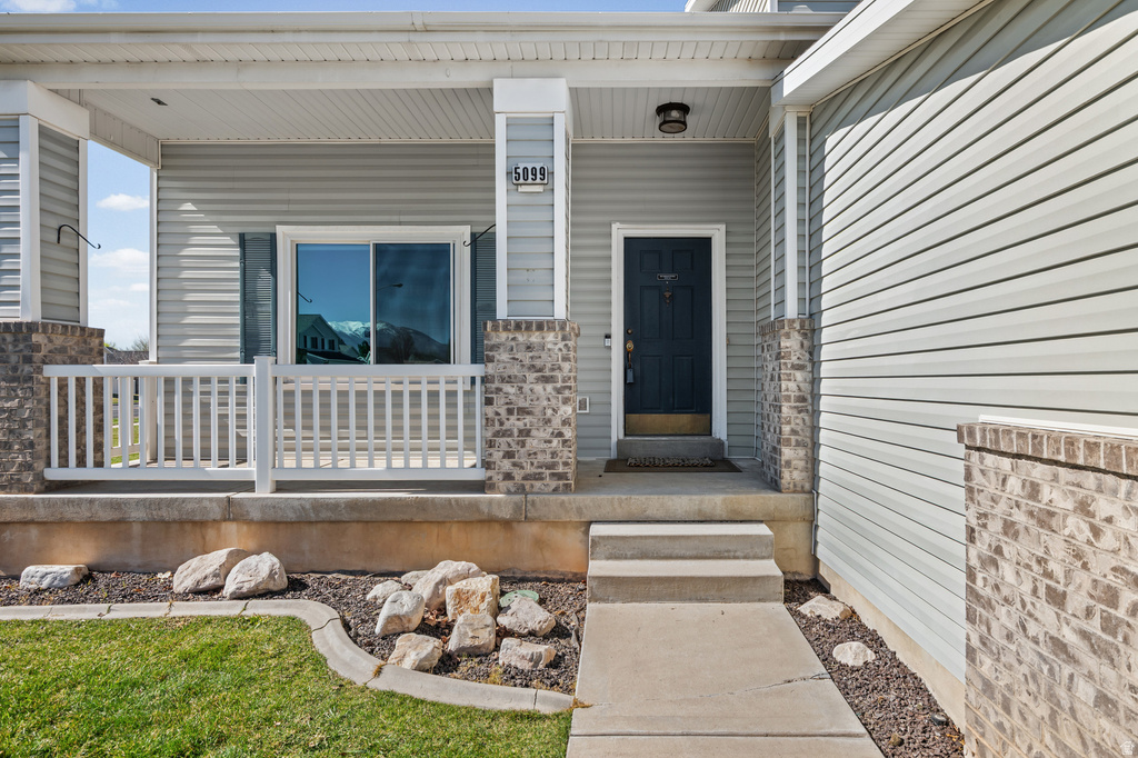 5099 S 3925 W Roy, UT 84067