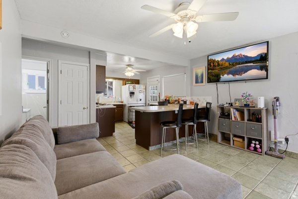 2859 S 8500 W Magna, UT 84044