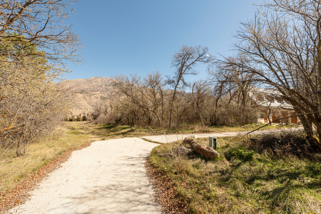 2614 E PROVIDENCE CT Holladay, UT 84121