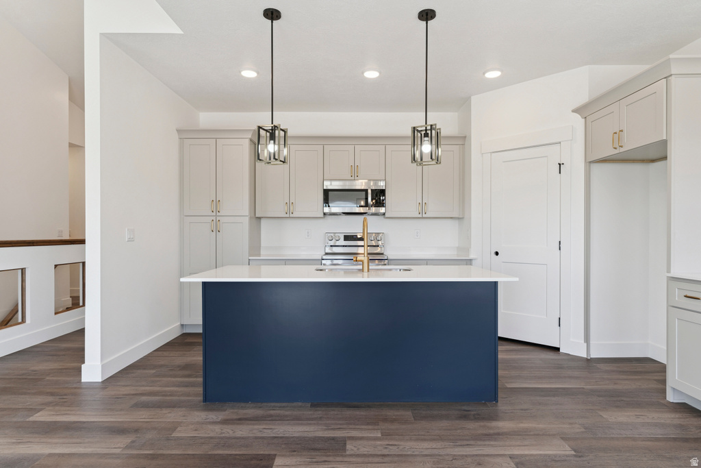 5731 W 4100 S Hooper, UT 84315