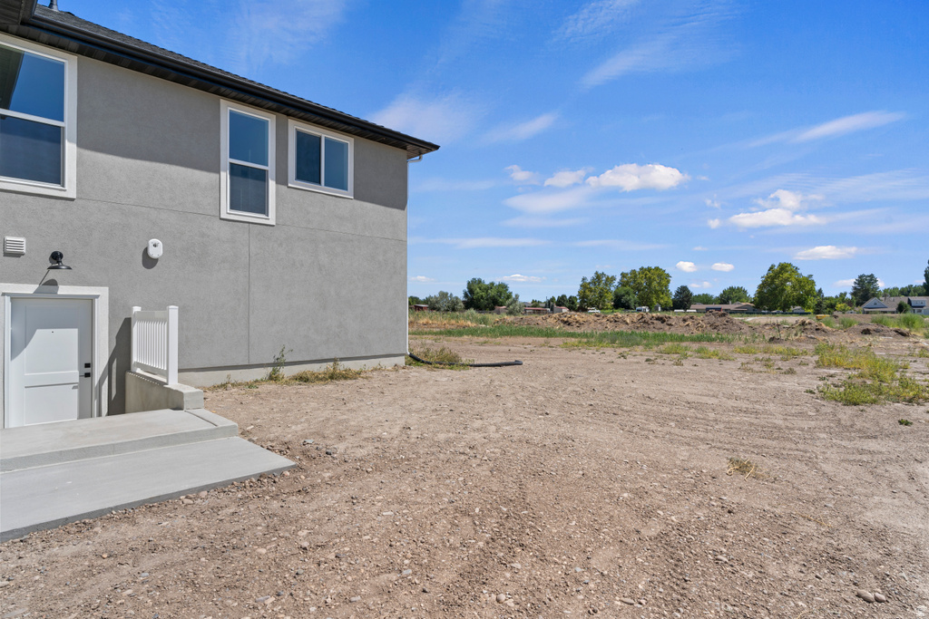 5731 W 4100 S Hooper, UT 84315