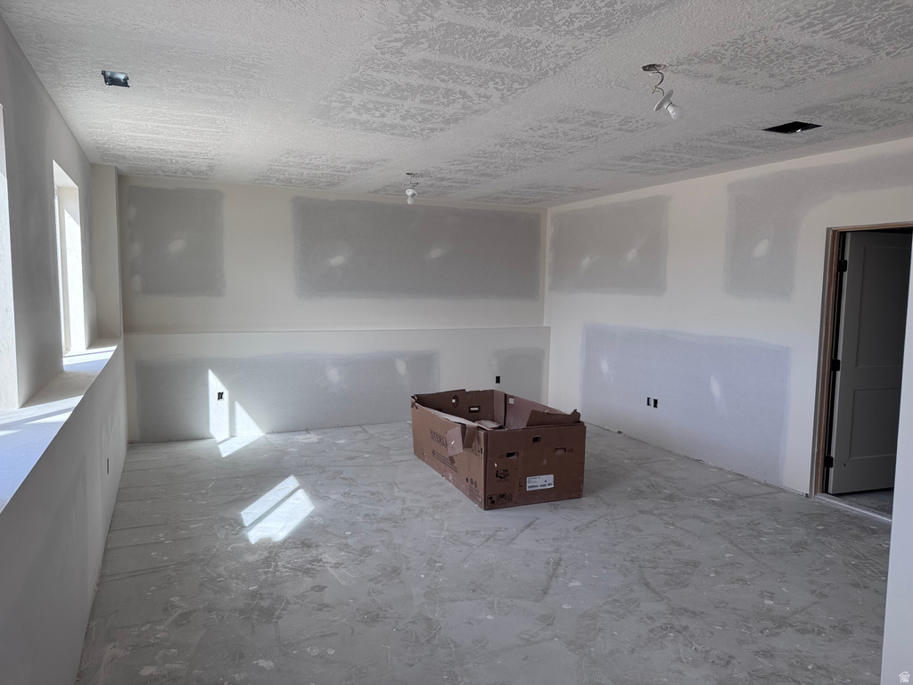 5731 W 4100 S Hooper, UT 84315