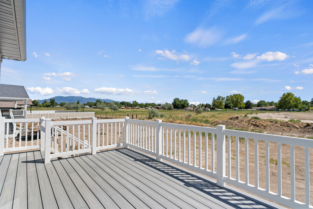 5731 W 4100 S Hooper, UT 84315