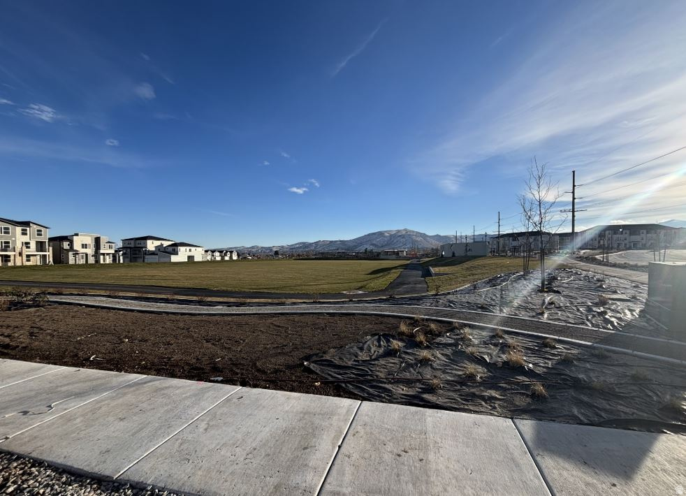 12737 S GLACIER TRAIL LN #165 Herriman, UT 84096