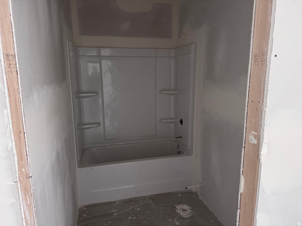 5777 W 4100 S Hooper, UT 84315