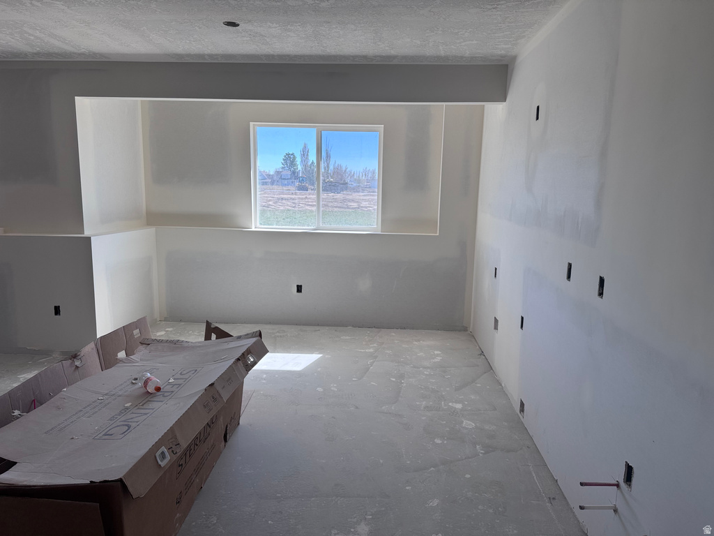 5777 W 4100 S Hooper, UT 84315