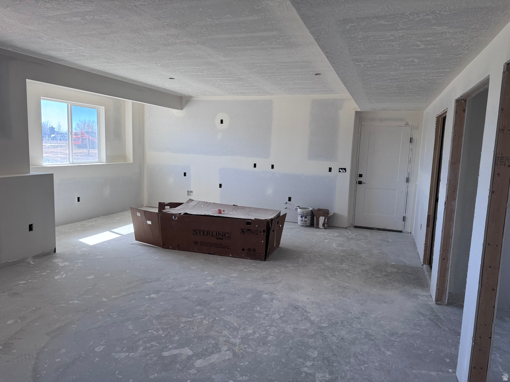 5777 W 4100 S Hooper, UT 84315