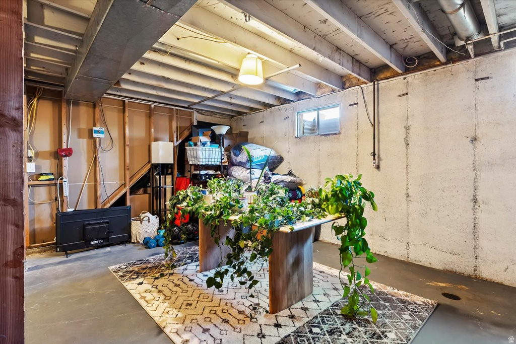 2164 W CAMELOT WAY West Jordan, UT 84084