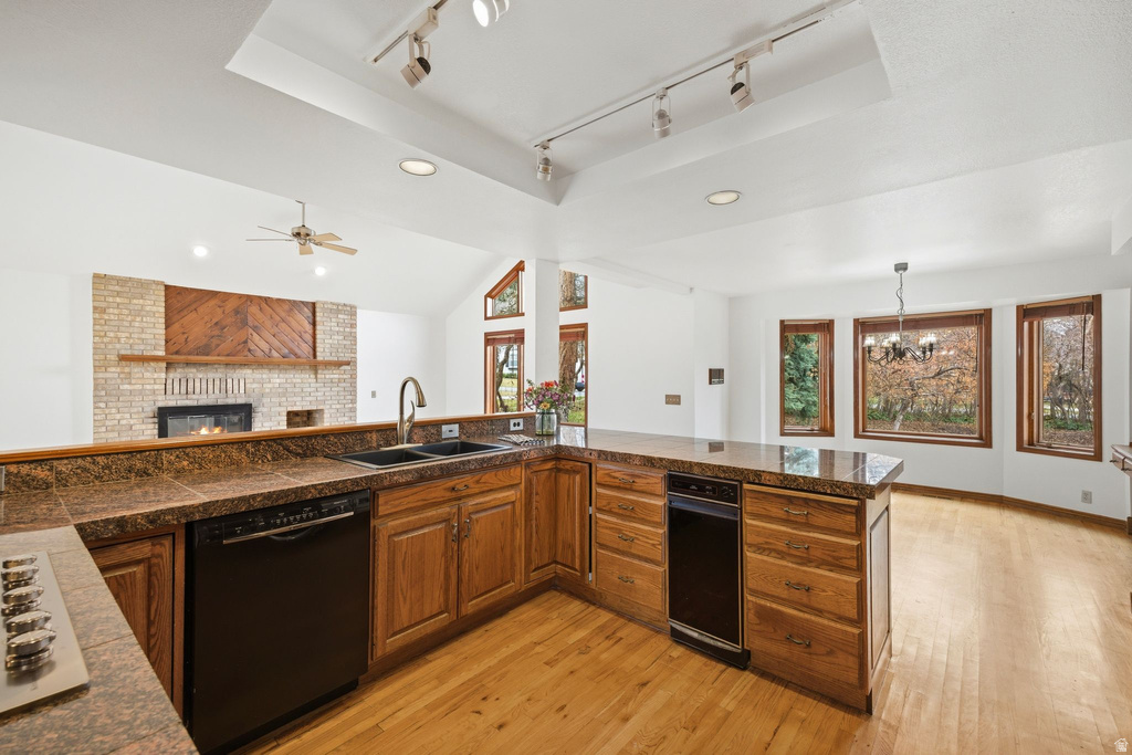 32 NORTHRIDGE WAY Sandy, UT 84092