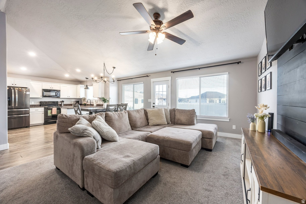 1070 E HUNTER LN Eagle Mountain, UT 84005