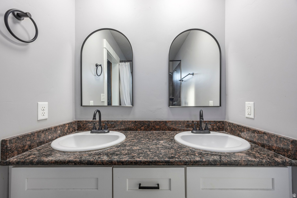 1070 E HUNTER LN Eagle Mountain, UT 84005