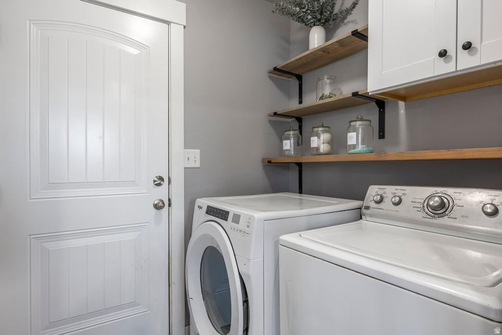 1070 E HUNTER LN Eagle Mountain, UT 84005