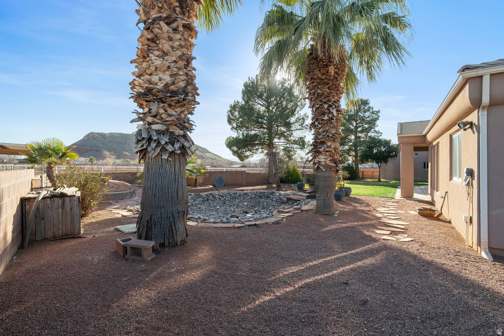 720 E MEADOW LN Washington, UT 84780