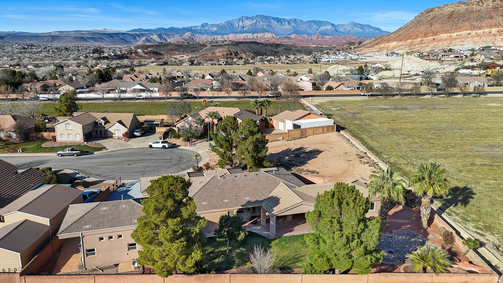 720 E MEADOW LN Washington, UT 84780