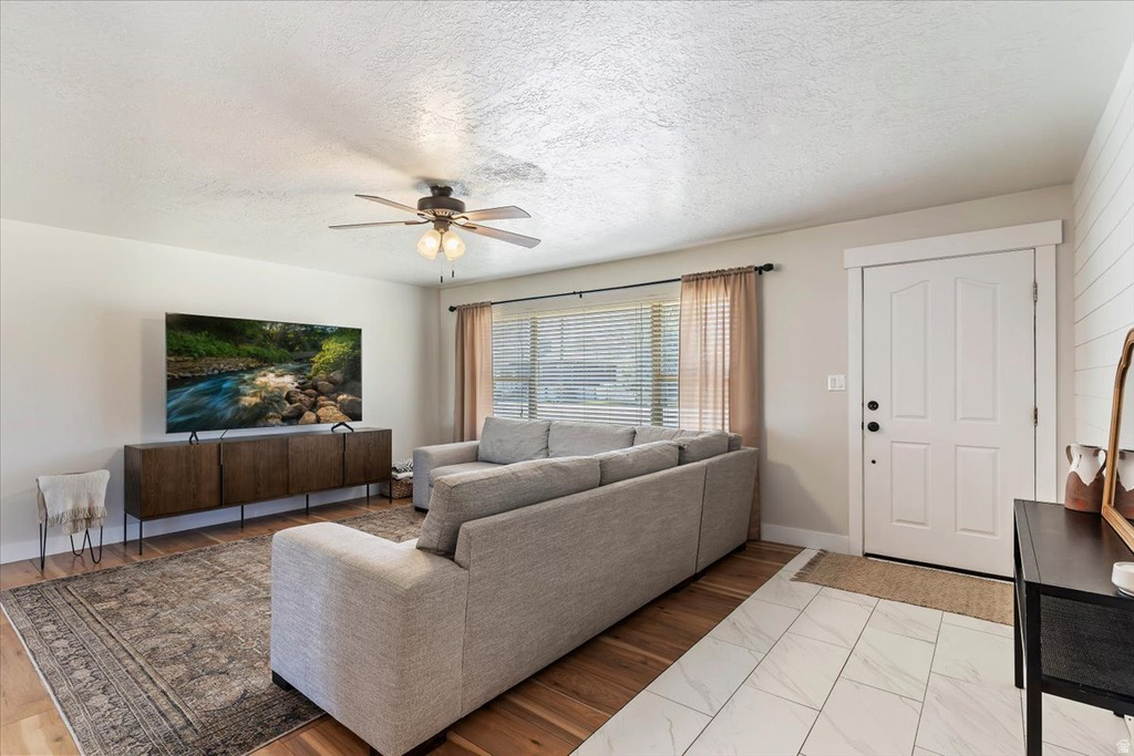 4236 W 2200 N Plain City, UT 84404