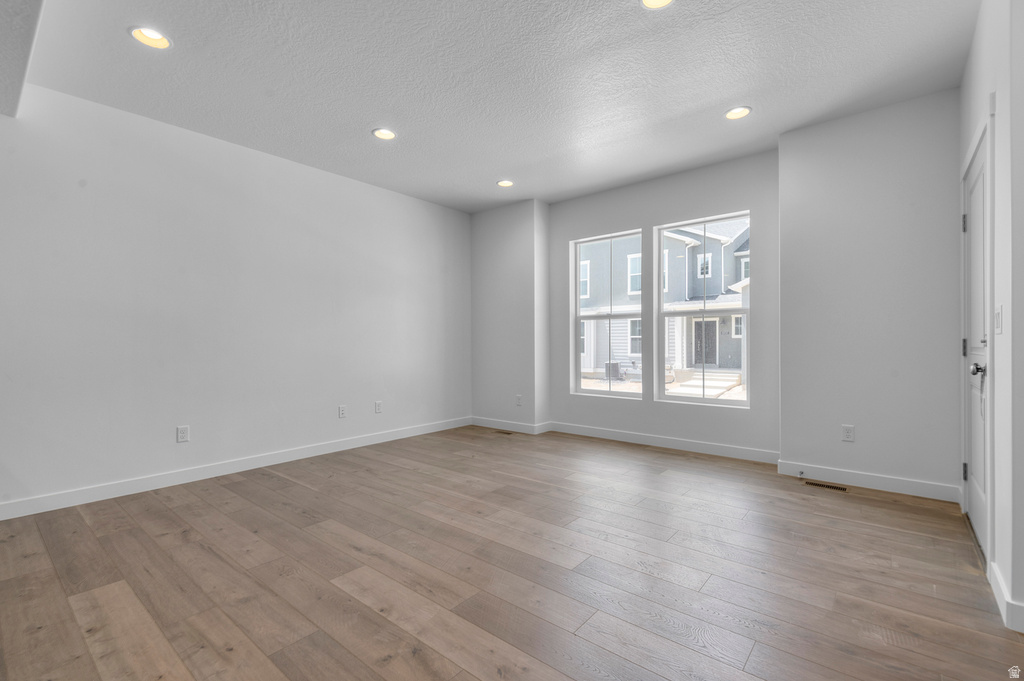 6641 N SALTY RIVER LN Eagle Mountain, UT 84005