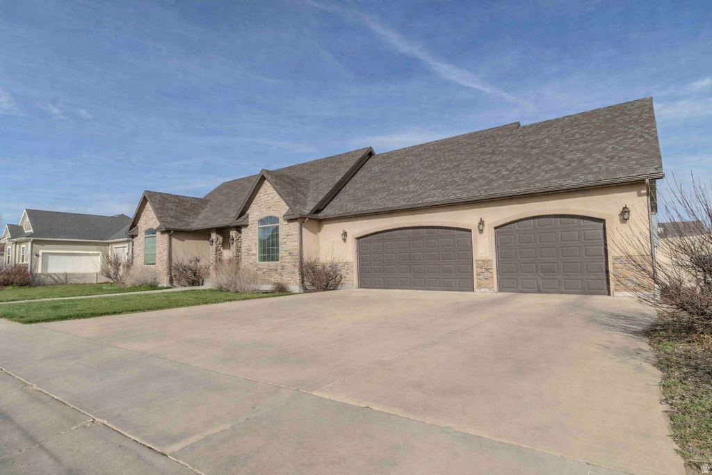 85 S CONSTITUTION DR Roosevelt, UT 84066