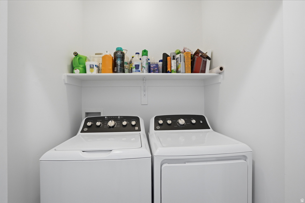 583 E GLENPOINT CT Stansbury Park, UT 84074