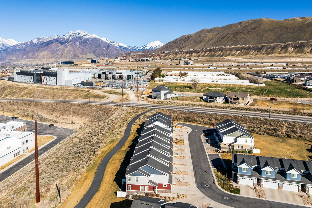 688 W GALLANT DR Bluffdale, UT 84065