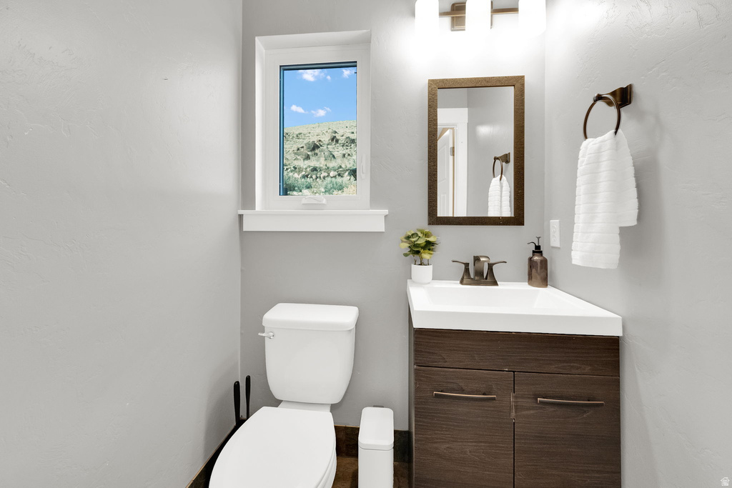 2551 E PATRIOT DR Eagle Mountain, UT 84005