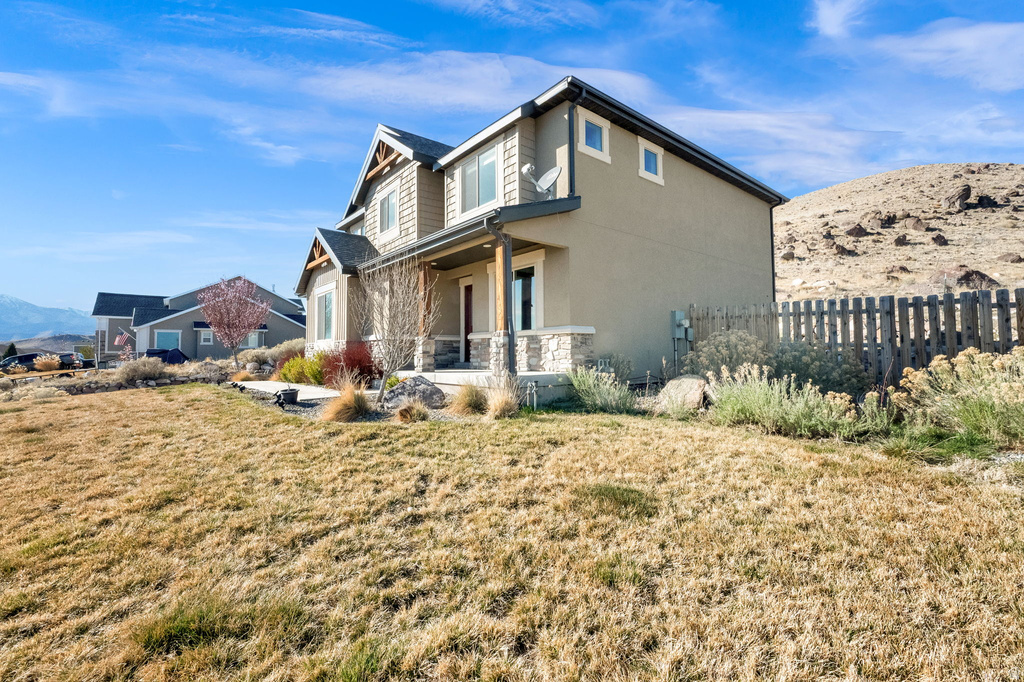 2551 E PATRIOT DR Eagle Mountain, UT 84005