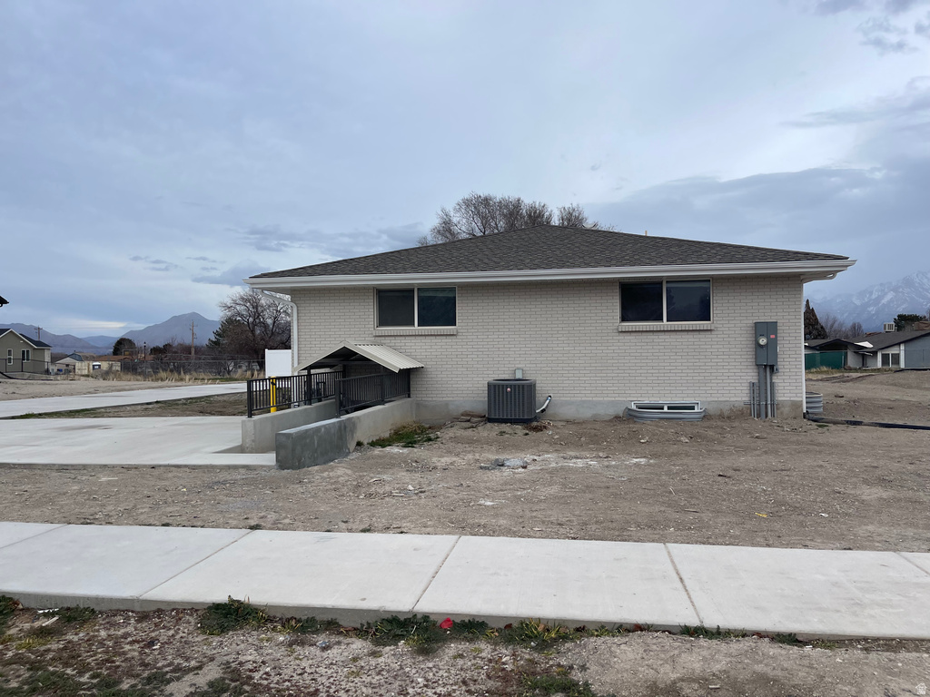 7157 S MEL HELEN WAY West Jordan, UT 84084