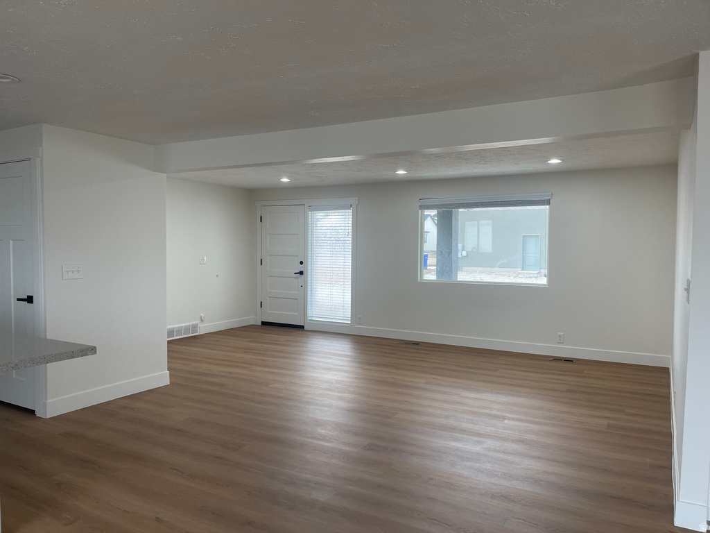 7157 S MEL HELEN WAY West Jordan, UT 84084