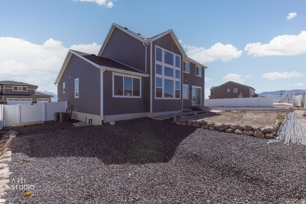 2477 N PAINTBRUSH DR Saratoga Springs, UT 84045