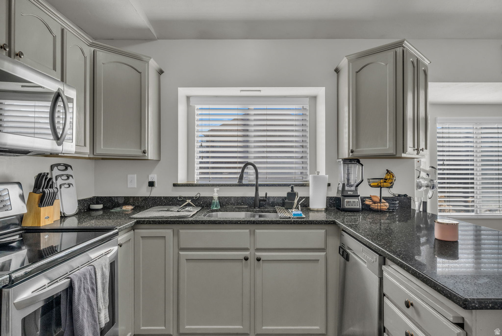 5281 S LEVEL DR Taylorsville, UT 84129