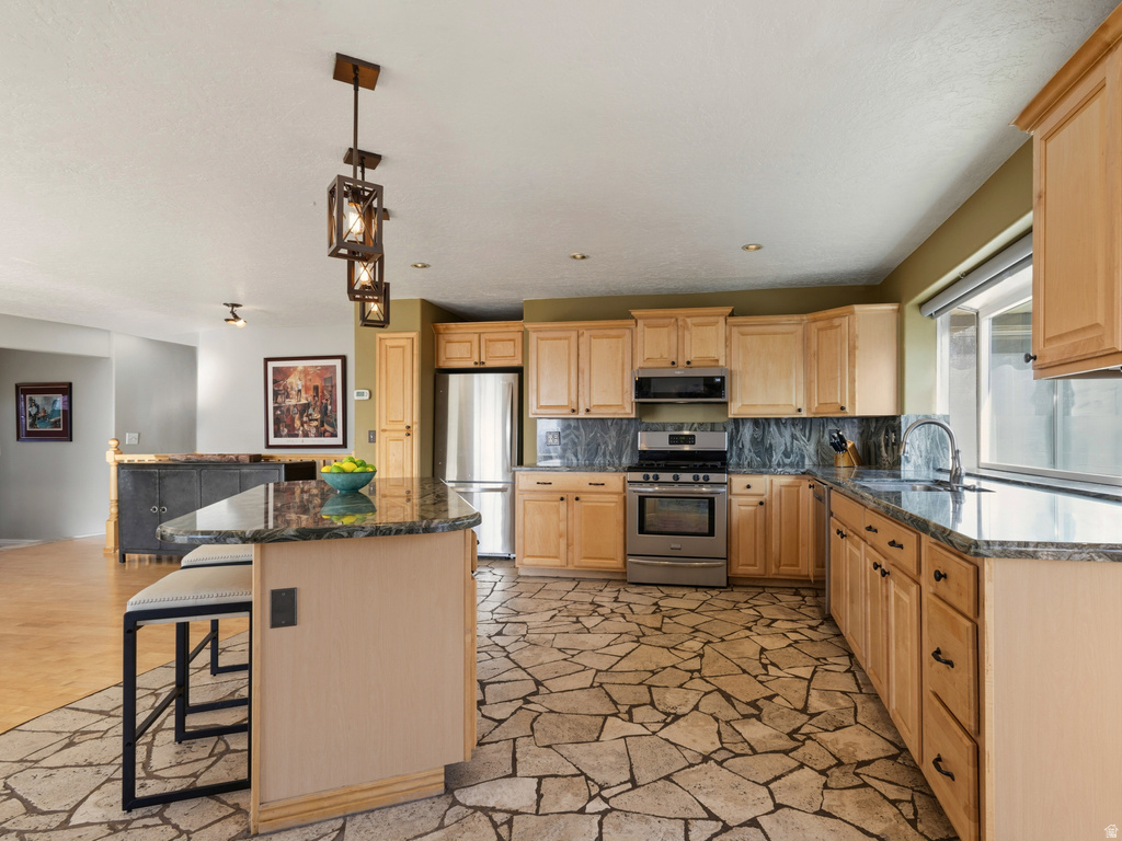 2718 E COMMONWEALTH AVE Salt Lake City, UT 84109