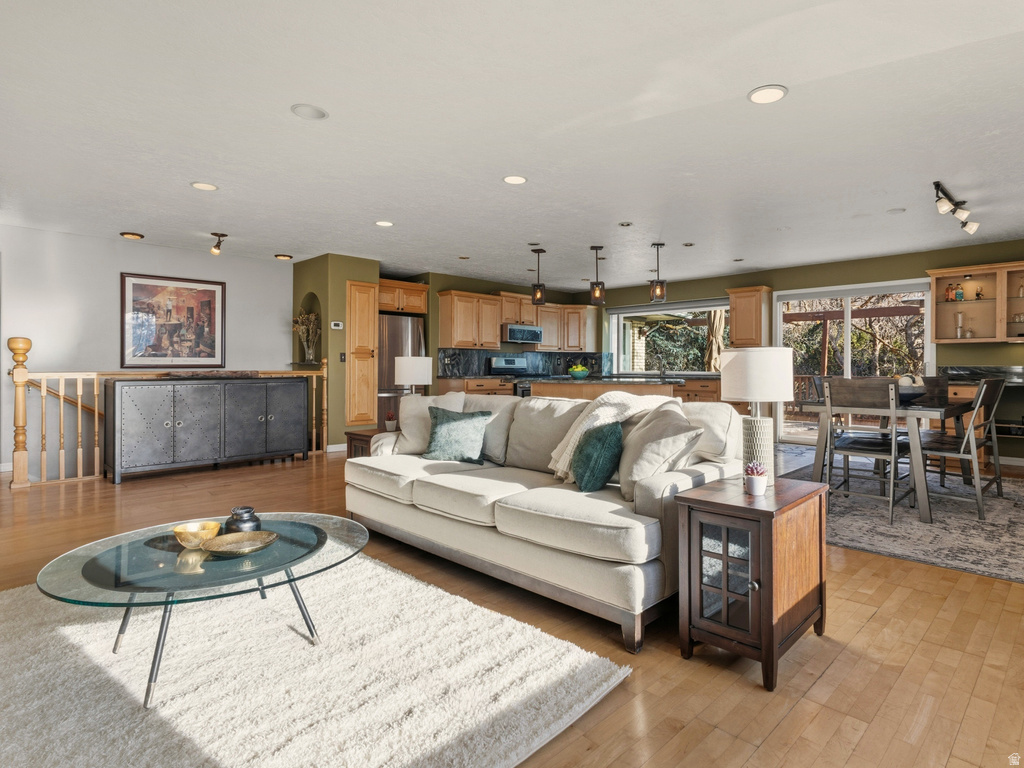 2718 E COMMONWEALTH AVE Salt Lake City, UT 84109