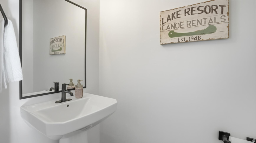 5959 N 5000 W Mountain Green, UT 84050