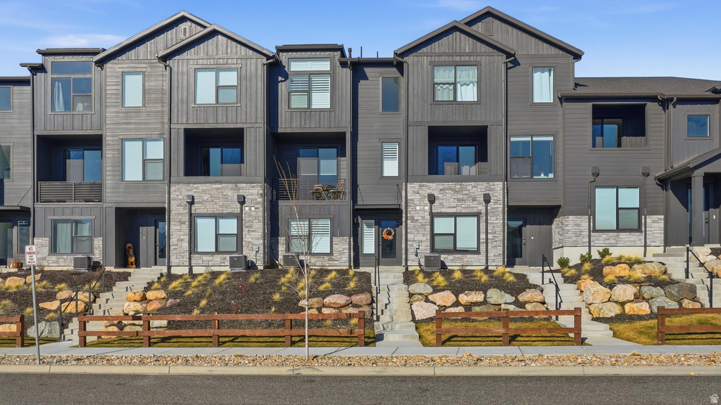 5959 N 5000 W Mountain Green, UT 84050