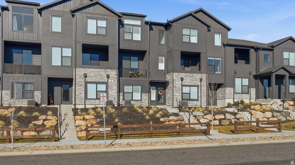 5959 N 5000 W Mountain Green, UT 84050