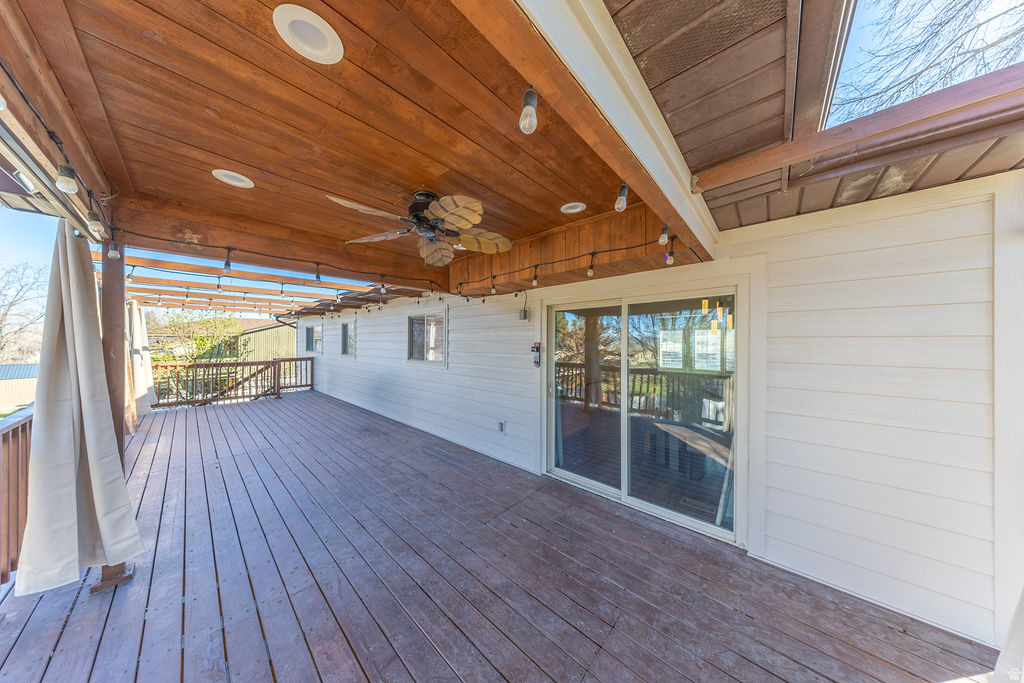 8360 S EL MANICERO WAY Sandy, UT 84093