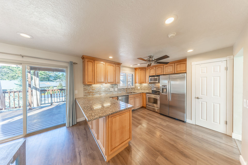 8360 S EL MANICERO WAY Sandy, UT 84093