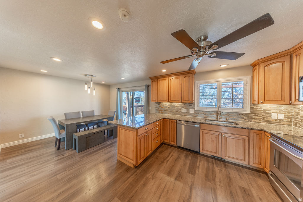 8360 S EL MANICERO WAY Sandy, UT 84093